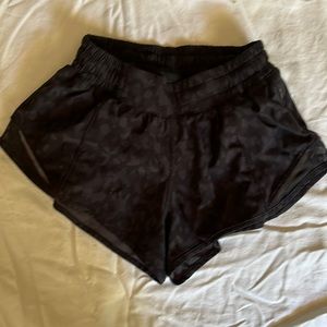 Lululemon hotty hot short black camo
